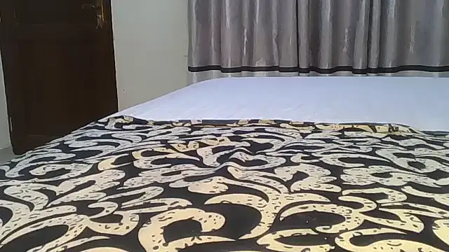 Snapshot of Fine_assie chatting on June 26, 2026, 12:48 am Fine assie online show from June 26, 2026, 12:48 am