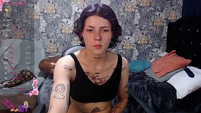 Snapshot of pretty_cristal69 chatting on May 8, 2026, 12:38 am pretty cristal69 online show from May 8, 2026, 12:38 am