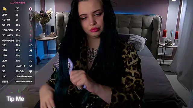 Snapshot of Miss_Maya_Mils chatting on October 14, 2025, 1:06 am Miss Maya Mils online show from October 14, 2025, 1:06 am