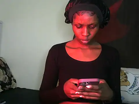 Snapshot of Bella_cute01 chatting on September 18, 2025, 9:17 pm Bella cute01 online show from September 18, 2025, 9:17 pm