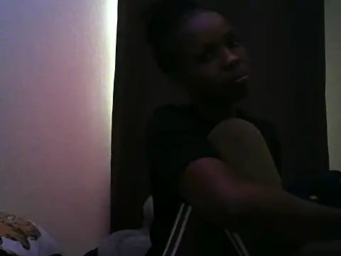 Snapshot of Bella_cute01 chatting on November 5, 2025, 4:23 am Bella cute01 online show from November 5, 2025, 4:23 am