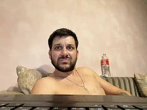 Snapshot of MaeltraJoy chatting on December 7, 2024, 12:41 am MaeltraJoy online show from December 7, 2024, 12:41 am