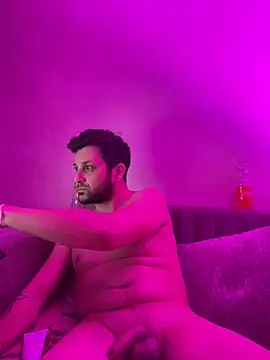 Snapshot of MaeltraJoy chatting on January 6, 2025, 11:20 pm MaeltraJoy online show from January 6, 2025, 11:20 pm