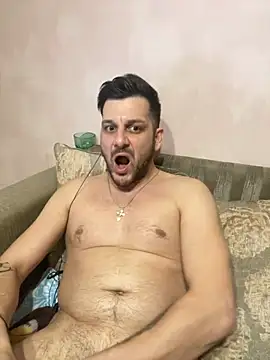 Snapshot of MaeltraJoy chatting on January 28, 2025, 8:47 pm MaeltraJoy online show from January 28, 2025, 8:47 pm