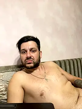 Snapshot of MaeltraJoy chatting on October 7, 2025, 1:47 am MaeltraJoy online show from October 7, 2025, 1:47 am