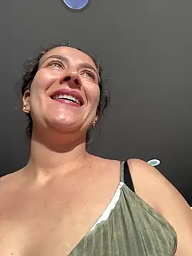 Snapshot of Rousse92 chatting on June 2, 2026, 10:12 pm Rousse92 online show from June 2, 2026, 10:12 pm