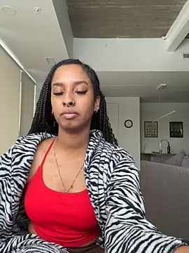 Your Paris online show from November 28, 2025, 8:55 pm