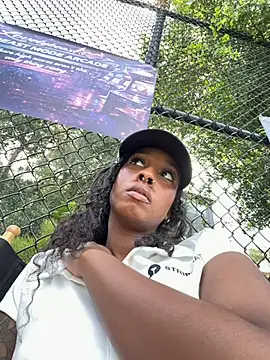 Your Paris online show from February 25, 2026, 8:29 pm