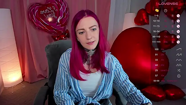 Snapshot of Roxy_____ chatting on February 13, 2025, 8:34 pm Roxy online show from February 13, 2025, 8:34 pm