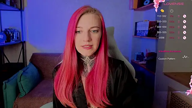 Snapshot of Roxy_____ chatting on September 28, 2025, 8:47 pm Roxy online show from September 28, 2025, 8:47 pm