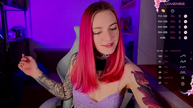 Snapshot of Roxy_____ chatting on December 13, 2025, 8:47 pm Roxy online show from December 13, 2025, 8:47 pm