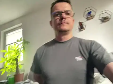 deskriptive online show from June 12, 2026, 4:17 pm