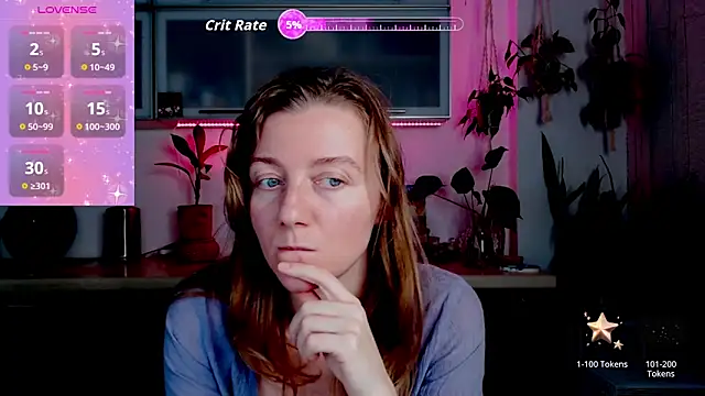 Snapshot of Elly_Helly chatting on November 14, 2025, 8:07 pm Elly Helly online show from November 14, 2025, 8:07 pm