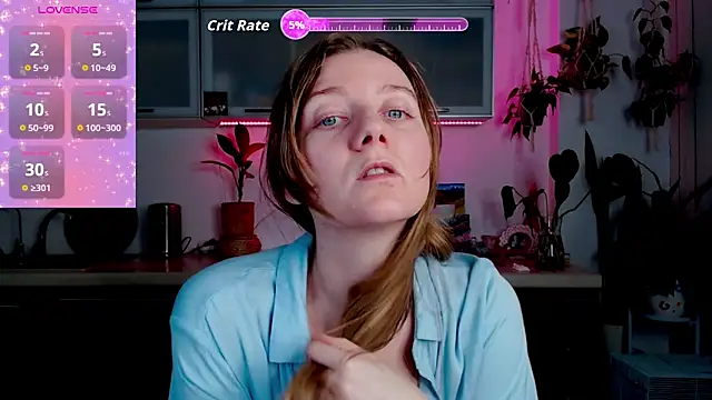Snapshot of Elly_Helly chatting on November 18, 2025, 8:24 pm Elly Helly online show from November 18, 2025, 8:24 pm