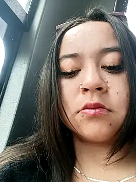 Snapshot of Cristal__04 chatting on October 19, 2025, 4:18 pm Cristal 04 online show from October 19, 2025, 4:18 pm