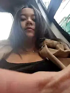 Snapshot of Cristal__04 chatting on November 27, 2025, 4:53 pm Cristal 04 online show from November 27, 2025, 4:53 pm