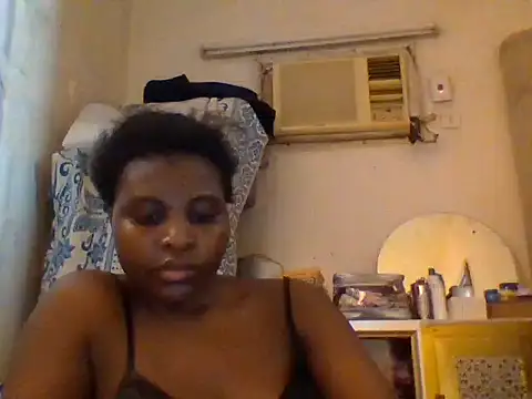 queenzuena online show from June 23, 2026, 1:31 pm