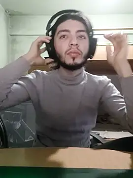 kleineid77 online show from December 18, 2024, 3:00 pm