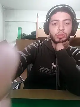 kleineid77 online show from March 8, 2025, 4:39 pm