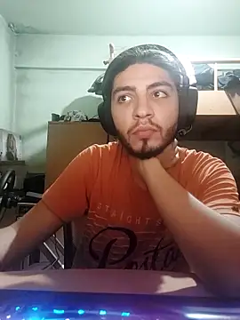 kleineid77 online show from October 24, 2025, 4:58 pm