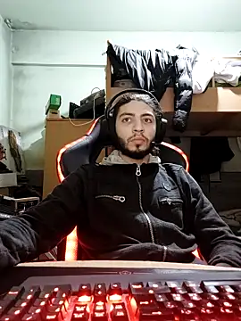 kleineid77 online show from February 9, 2026, 4:44 pm