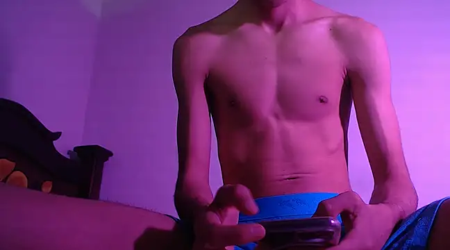 Snapshot of isaaclatino chatting on January 1, 2025, 1:58 am isaaclatino online show from January 1, 2025, 1:58 am