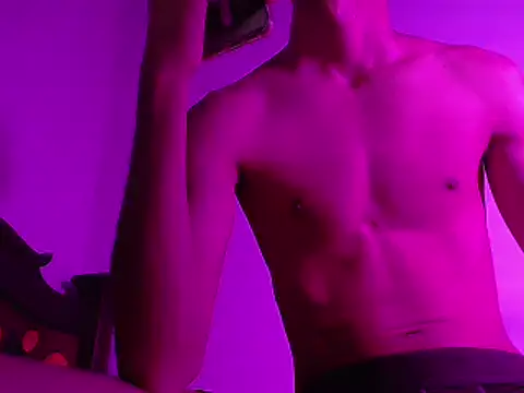 Snapshot of isaaclatino chatting on January 5, 2025, 3:53 am isaaclatino online show from January 5, 2025, 3:53 am