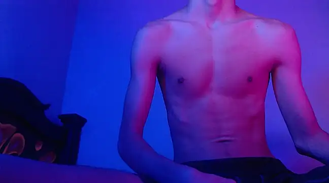 Snapshot of isaaclatino chatting on January 26, 2025, 12:37 am isaaclatino online show from January 26, 2025, 12:37 am