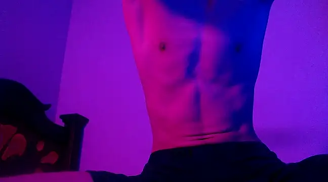 Snapshot of isaaclatino chatting on February 21, 2025, 6:18 am isaaclatino online show from February 21, 2025, 6:18 am