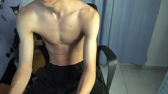 Snapshot of isaaclatino chatting on November 2, 2025, 5:21 am isaaclatino online show from November 2, 2025, 5:21 am