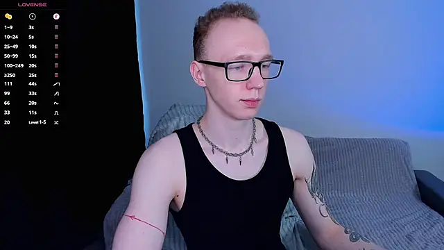 Snapshot of Alex_silents chatting on June 17, 2026, 3:35 pm Alex silents online show from June 17, 2026, 3:35 pm