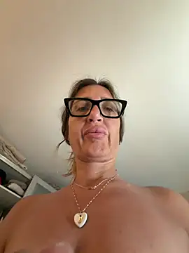 Snapshot of casalinga88 chatting on July 6, 2026, 6:10 am casalinga88 online show from July 6, 2026, 6:10 am