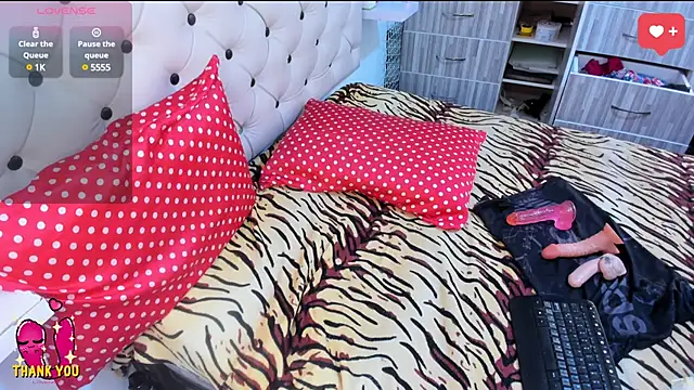 Krystal Cruz online show from February 15, 2025, 3:06 pm