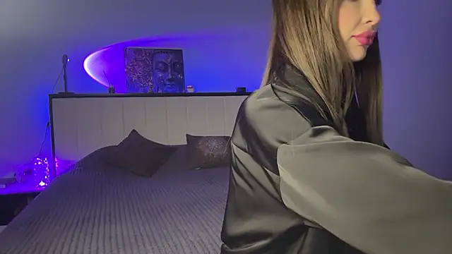 Snapshot of KristalNight chatting on March 4, 2025, 6:26 am KristalNight online show from March 4, 2025, 6:26 am