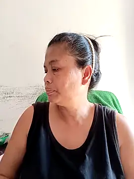 Snapshot of Fon_Bigboobs chatting on December 22, 2025, 8:44 am Fon Bigboobs online show from December 22, 2025, 8:44 am