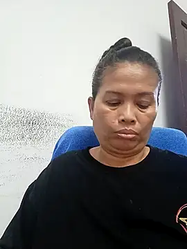 Snapshot of Fon_Bigboobs chatting on February 4, 2026, 12:33 pm Fon Bigboobs online show from February 4, 2026, 12:33 pm