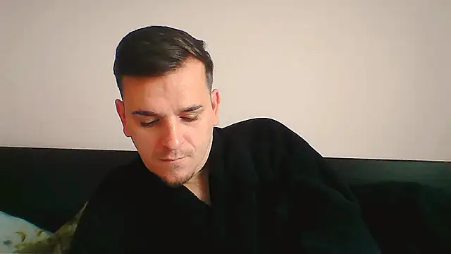 Huge cock22cm online show from November 18, 2025, 7:46 am