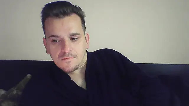 Huge cock22cm online show from November 27, 2025, 8:27 am