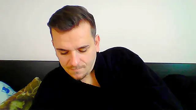 Huge cock22cm online show from December 15, 2025, 8:07 am