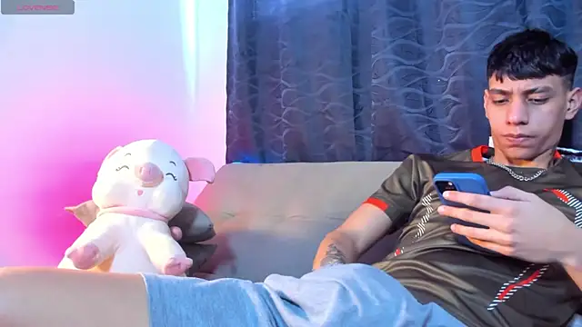 Snapshot of Josep_Davies chatting on January 4, 2025, 10:13 pm Josep Davies online show from January 4, 2025, 10:13 pm