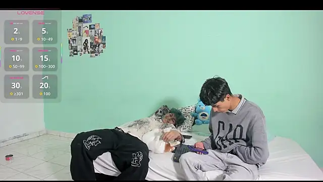 Snapshot of oliverhot2005 chatting on October 28, 2025, 7:05 pm oliverhot2005 online show from October 28, 2025, 7:05 pm