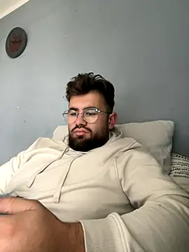 yxssxn24403 online show from October 13, 2025, 7:30 am