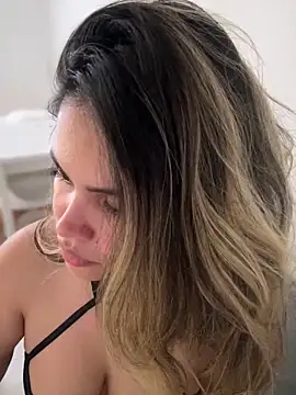 Snapshot of melanny10 chatting on February 2, 2025, 11:30 am melanny10 online show from February 2, 2025, 11:30 am