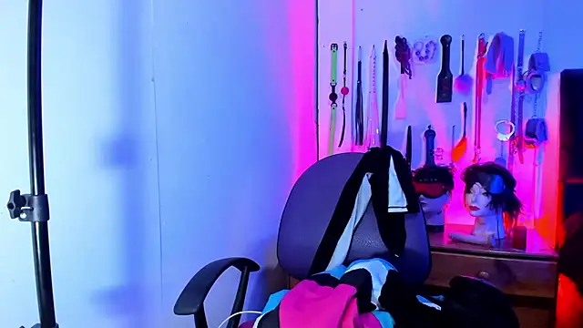 LucyStrike  online show from January 9, 2026, 10:55 pm