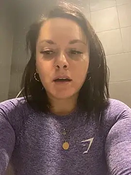 Snapshot of Luccreccia_ chatting on September 28, 2025, 9:25 am Luccreccia online show from September 28, 2025, 9:25 am