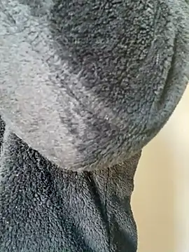 Snapshot of Luccreccia_ chatting on November 21, 2025, 10:03 am Luccreccia online show from November 21, 2025, 10:03 am