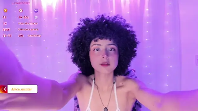 Snapshot of Alice_winter_ chatting on December 15, 2024, 9:20 pm Alice winter online show from December 15, 2024, 9:20 pm