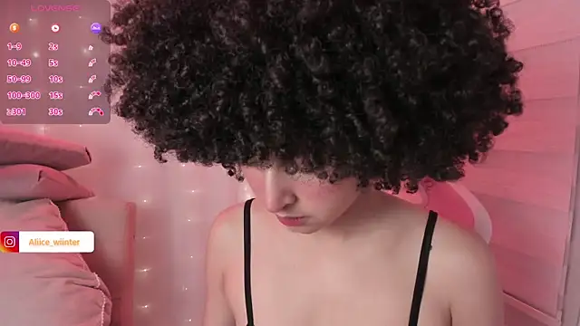 Snapshot of Alice_winter_ chatting on May 19, 2026, 8:04 pm Alice winter online show from May 19, 2026, 8:04 pm