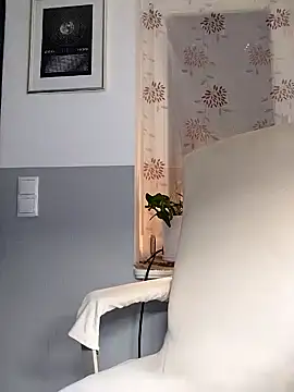 Snapshot of Loona-Lexxington chatting on December 19, 2024, 6:23 pm Loona-Lexxington online show from December 19, 2024, 6:23 pm