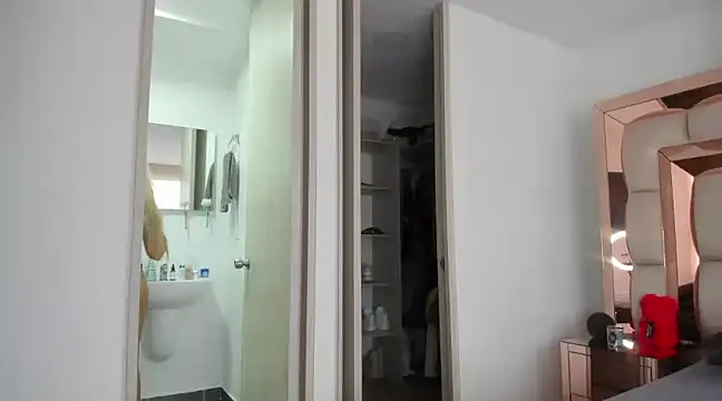 candy-sam28 online show from December 24, 2024, 5:13 pm